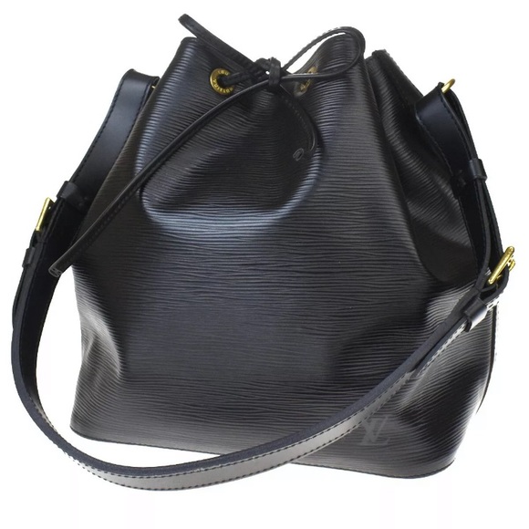 Louis Vuitton Handbags - 💎✨New✨💎 bucket Louis Vuitton